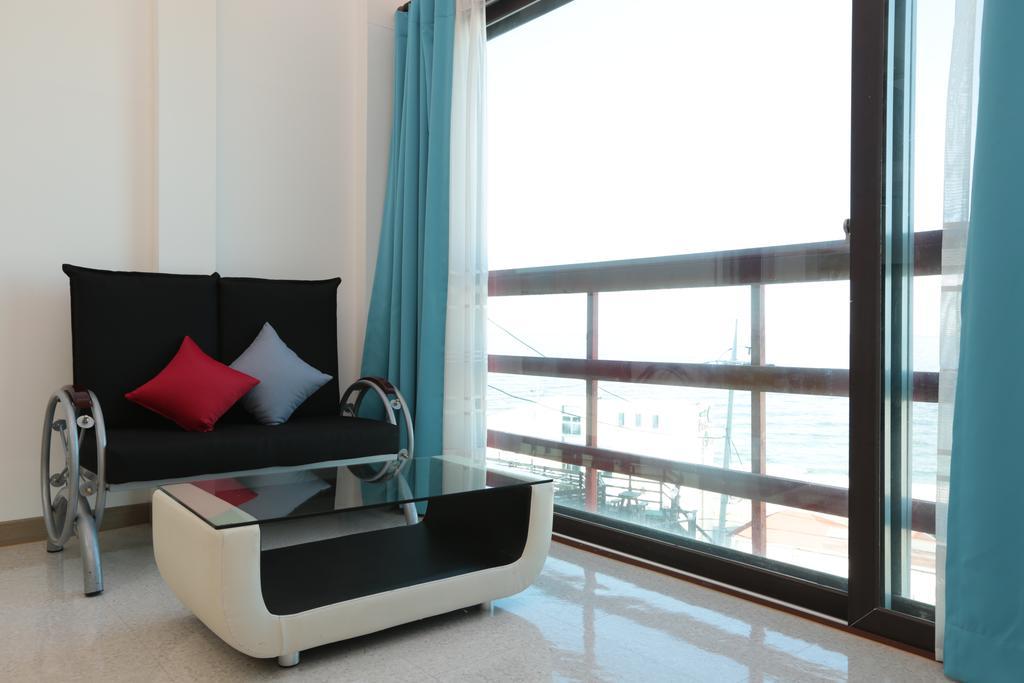 Gangneung Sea View Pension Екстер'єр фото